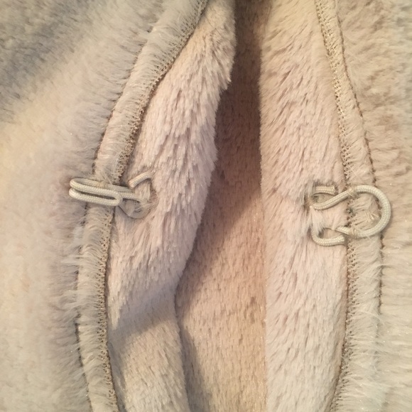 Brown faux fur vest - so soft!! - Picture 3 of 6